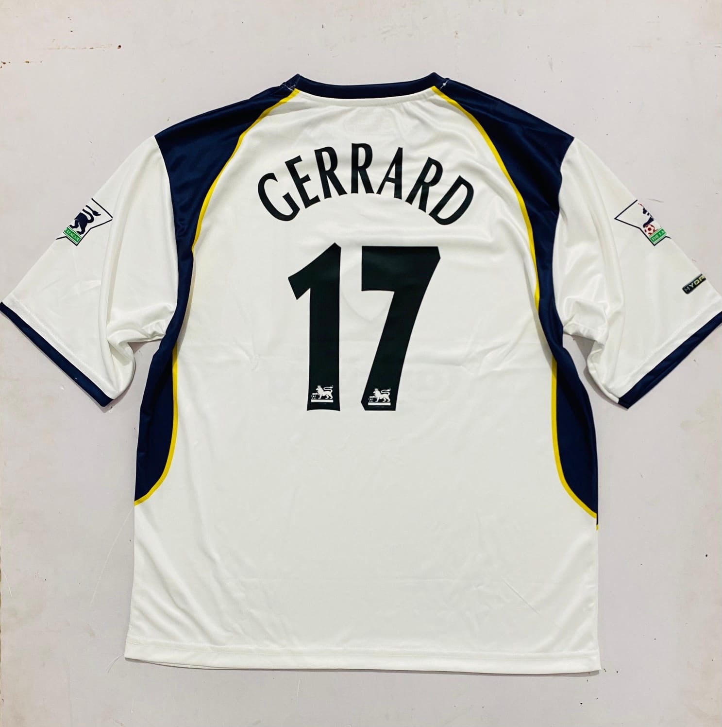 LIVERPOOL 2001/03 AWAY FIVE SLEVEE - EMBROIDERY