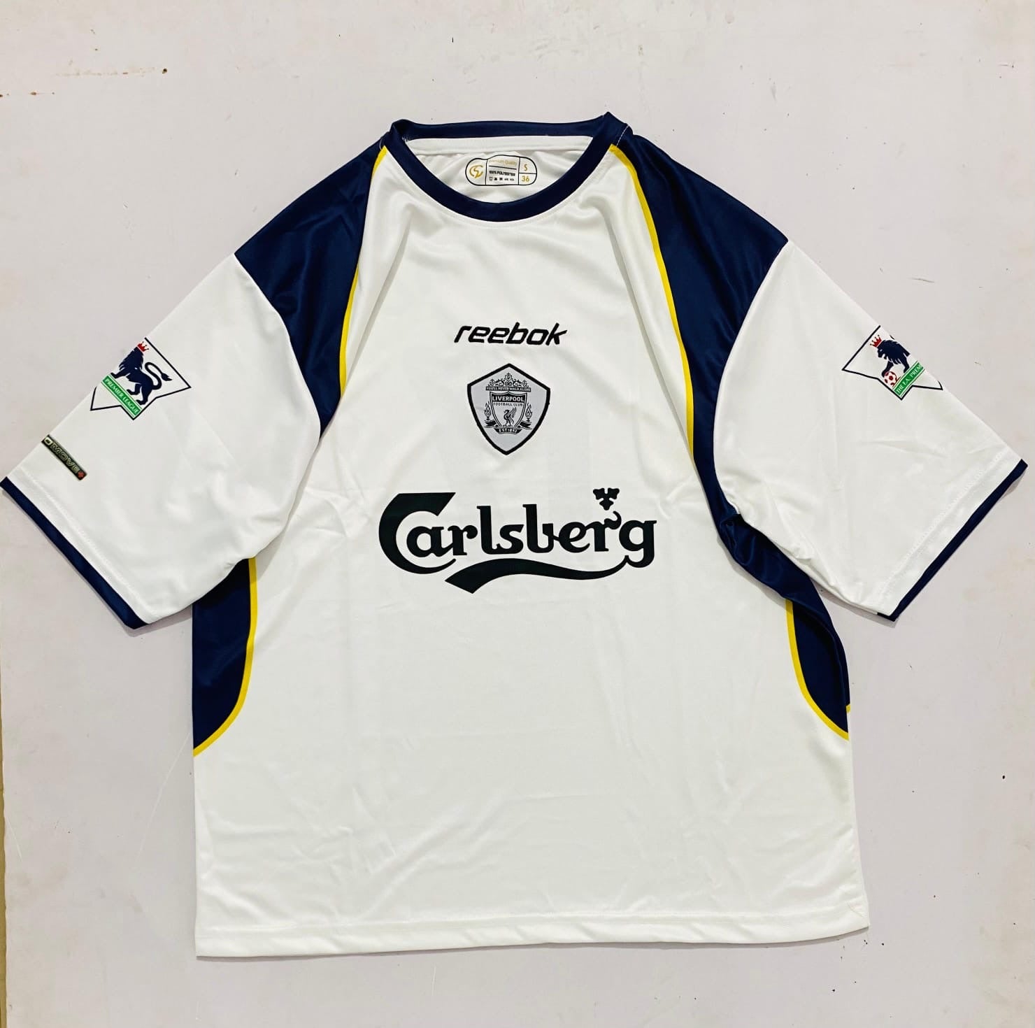 LIVERPOOL 2001/03 AWAY FIVE SLEVEE - EMBROIDERY