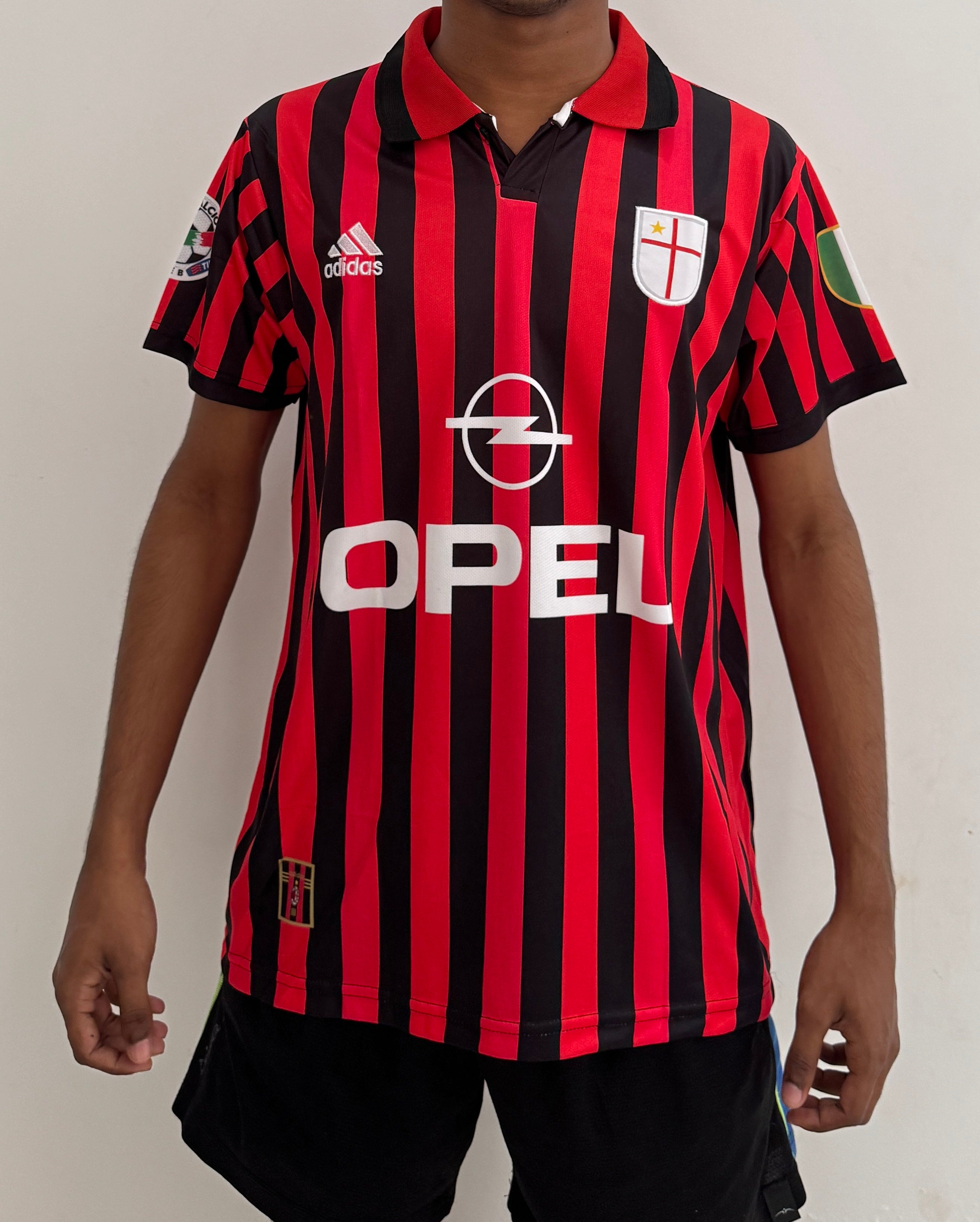 AC Milan Home 1999-2000 collared-embroidery Retro Kit.