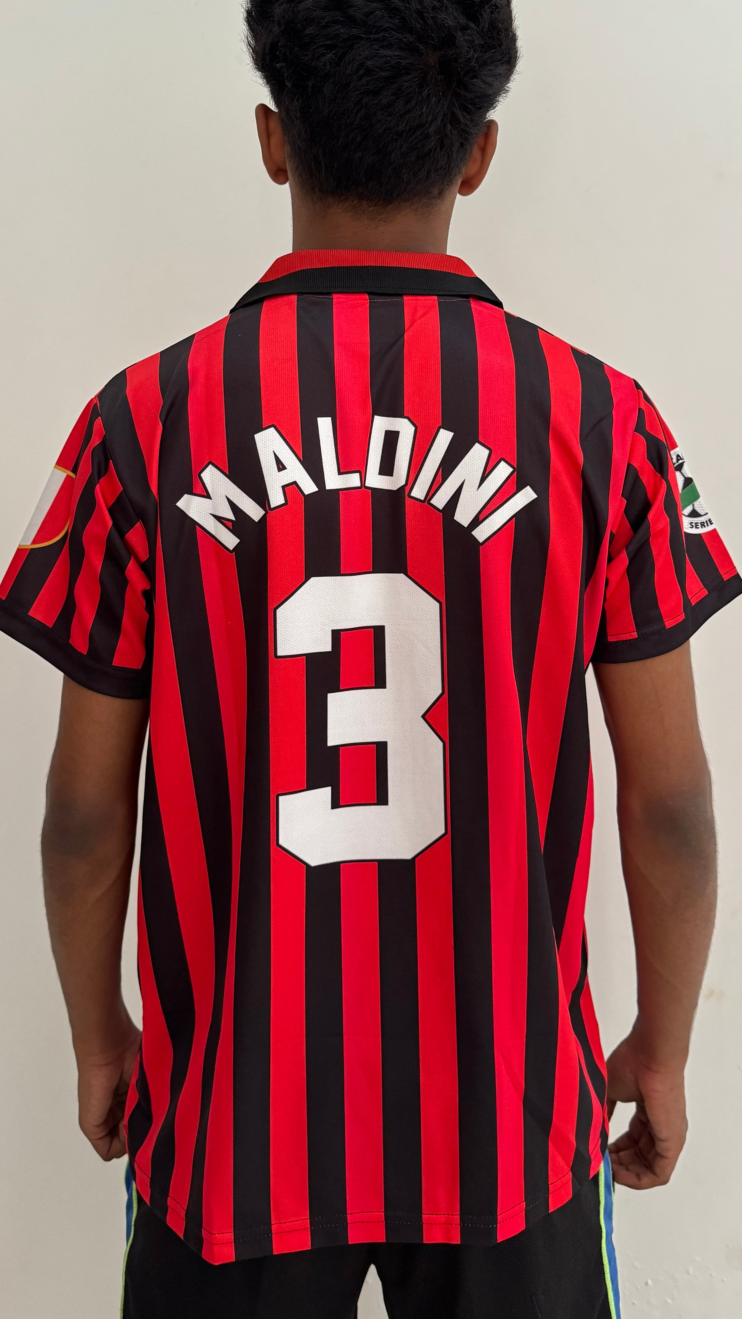 AC Milan Home 1999-2000 collared-embroidery Retro Kit.
